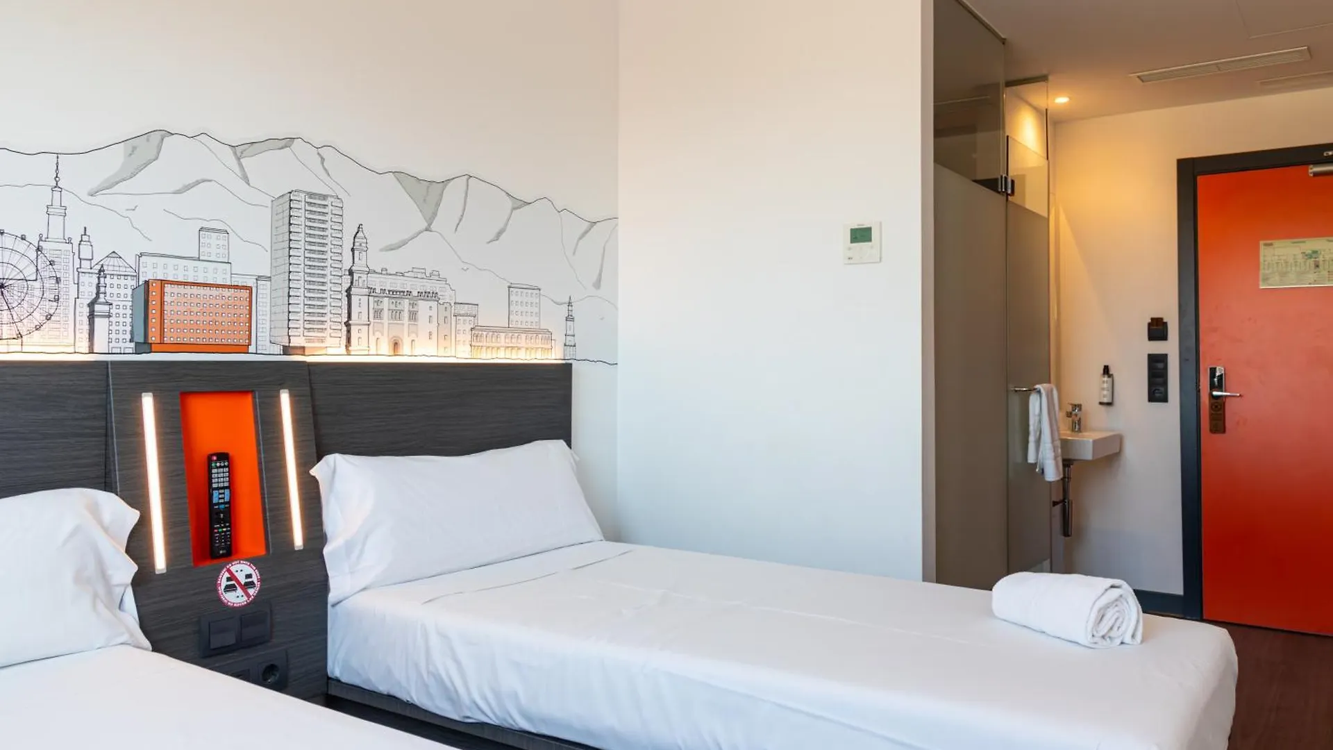 Easyhotel Malaga City Centre 0*,  Espanha