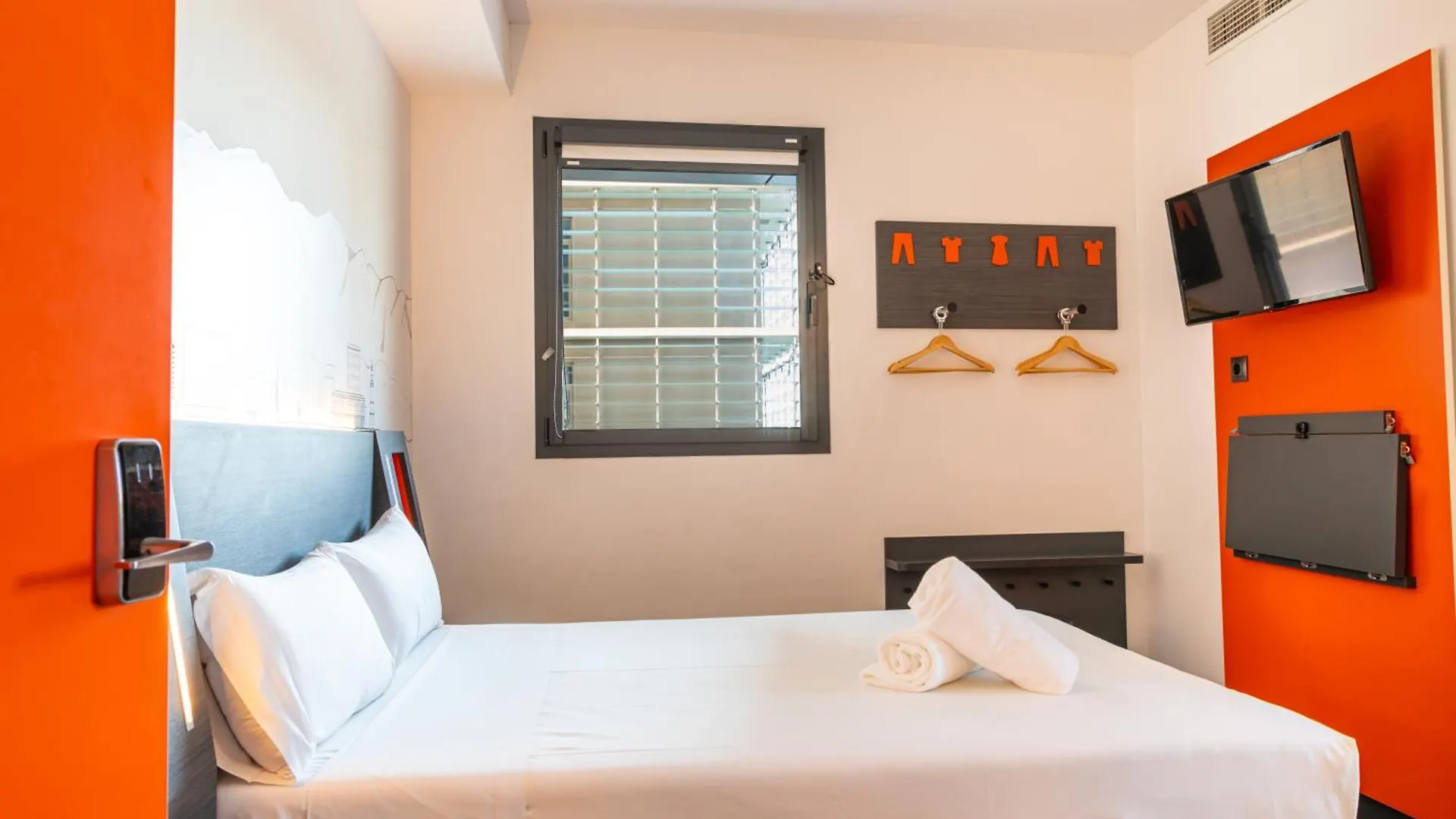 Easyhotel Malaga City Centre 0*,  Espanha