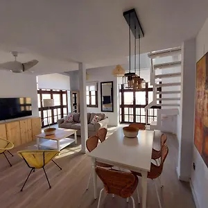 https://apartamentos-dona-elvira.es-andalucia.com