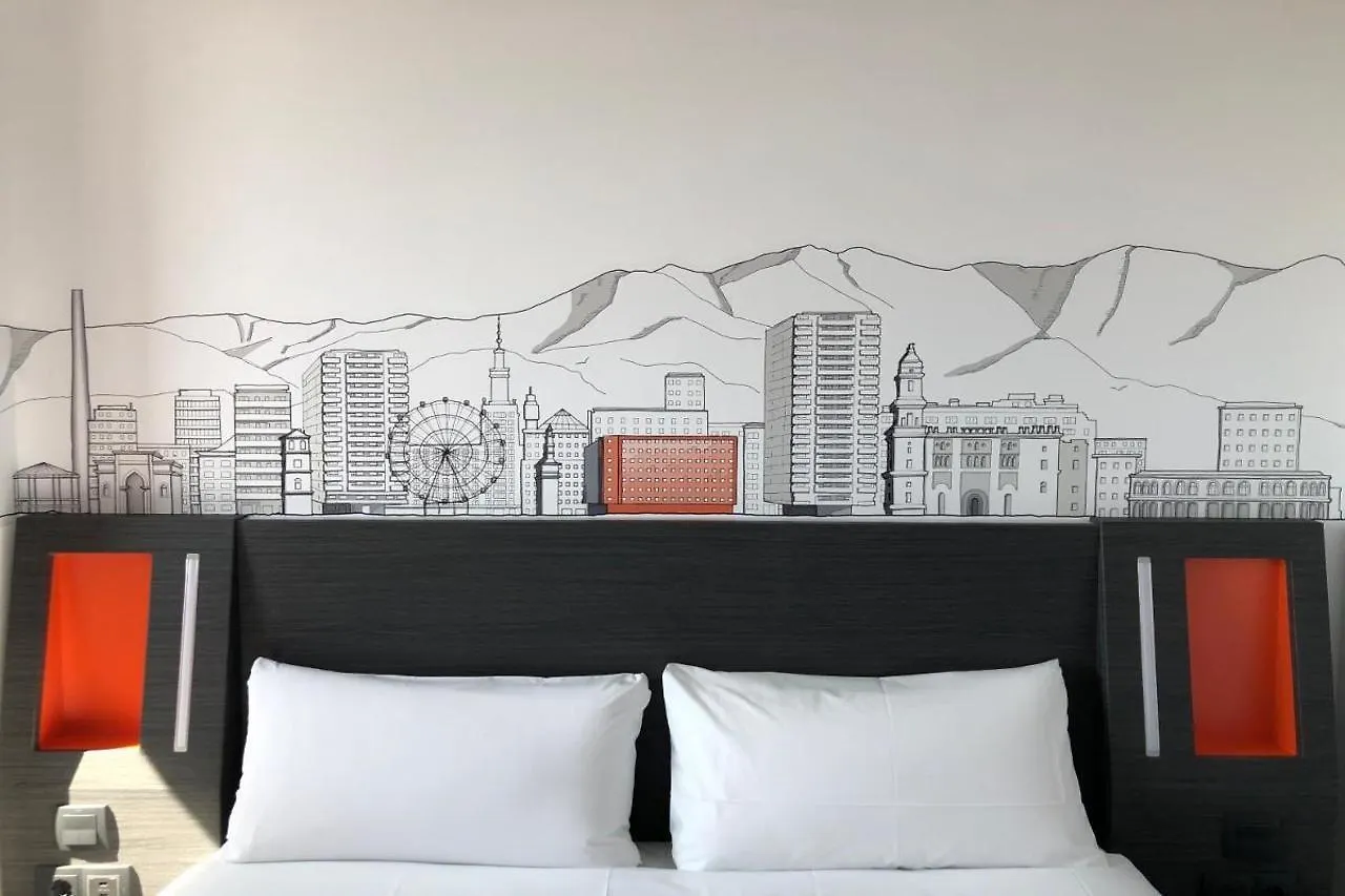 Easyhotel Malaga City Centre 0*,